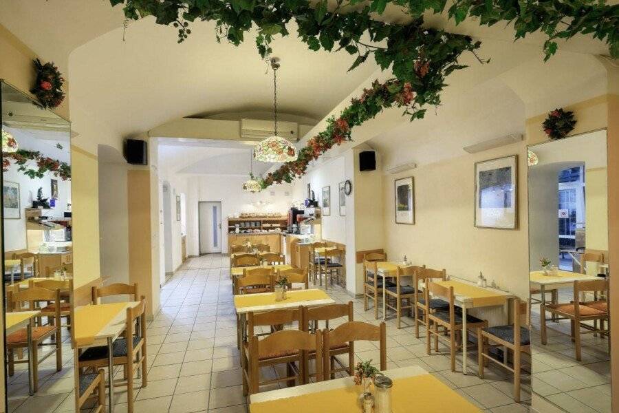 Hotel Golden City Garni restaurant