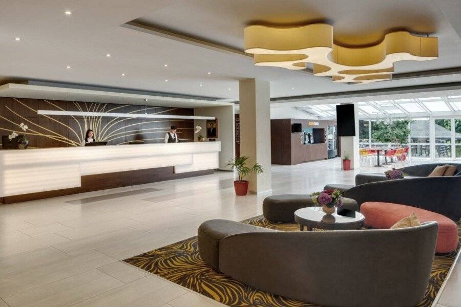 Hotel Duo lobby, front desk