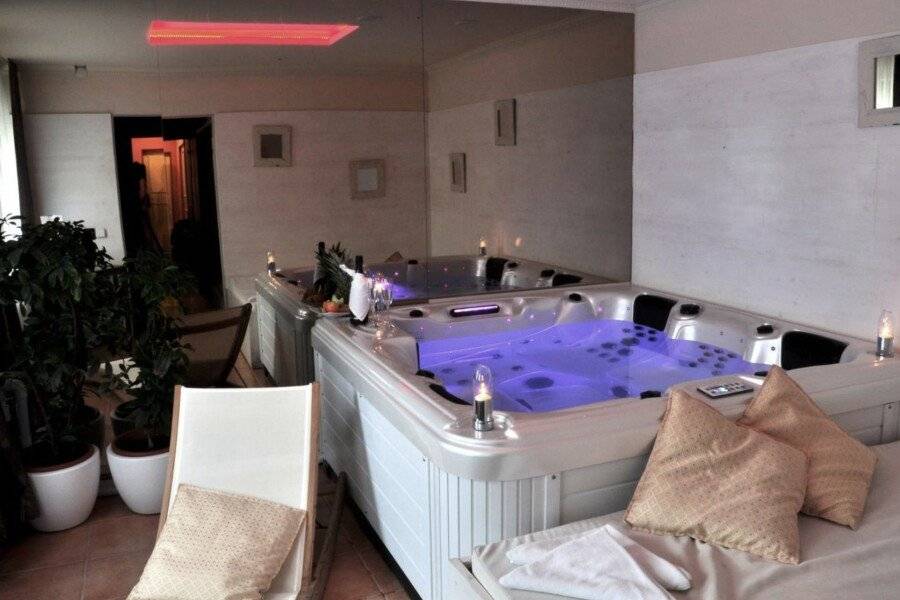 Villa St. Tropez spa,jacuzzi