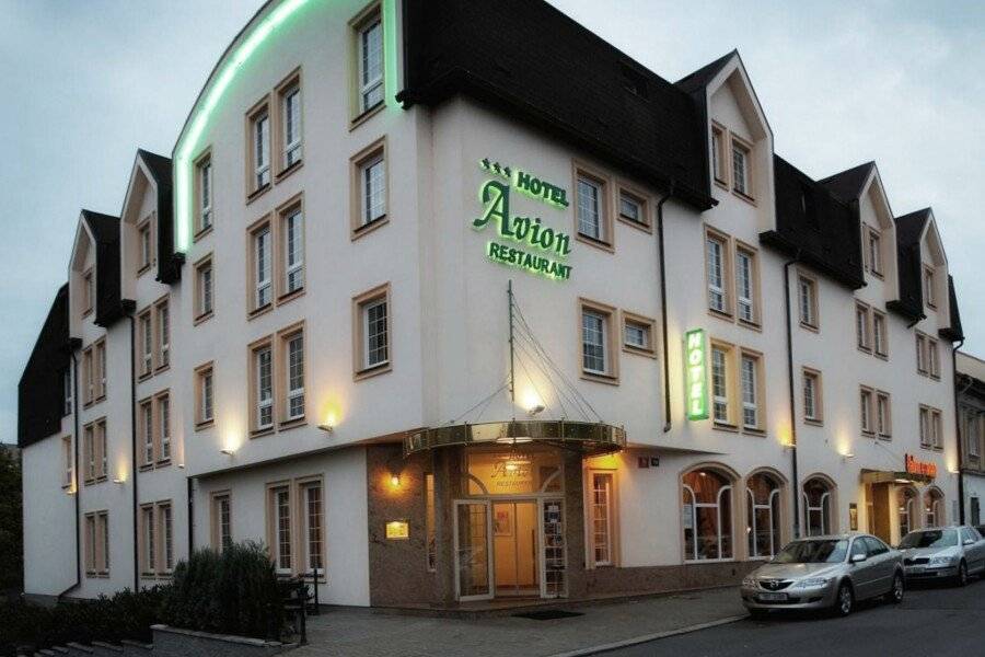 Hotel Avion facade,restaurant