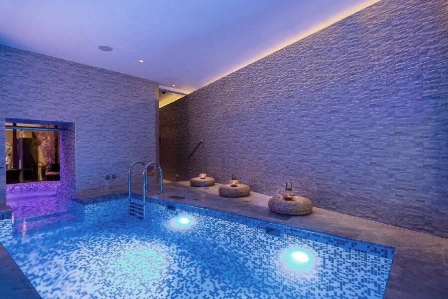 Hotel KINGS COURT spa, indoor pool