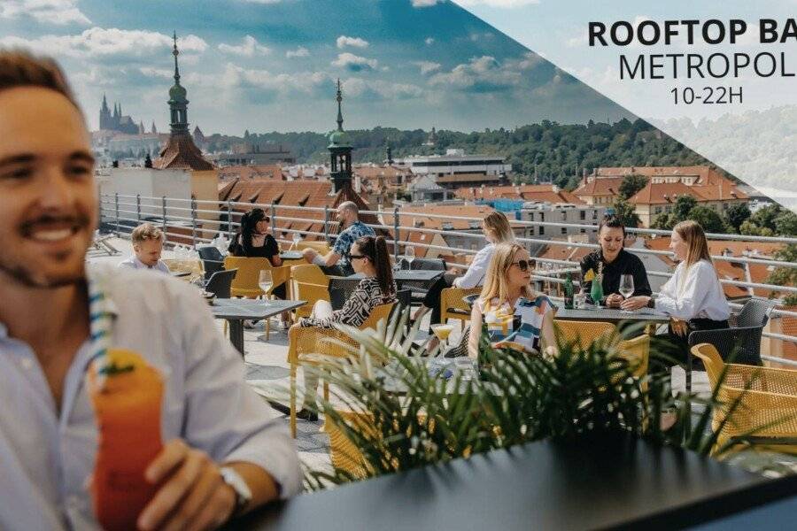 Metropolitan Old Town Hotel - Czech Leading Hotels rooftop pool,bar