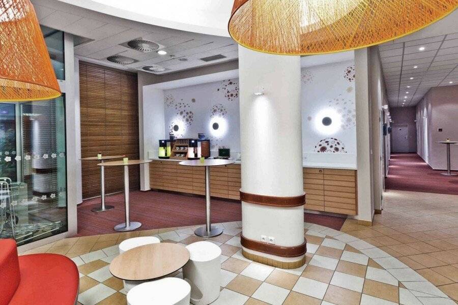 Ibis Praha Mala Strana lobby,front desk,