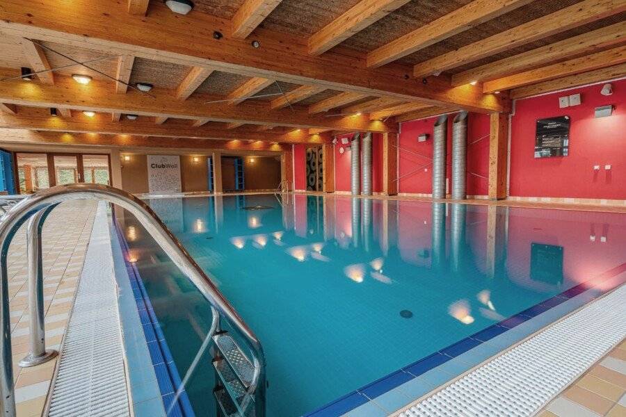 Park Holiday Congress & Wellness Hotel indoor pool