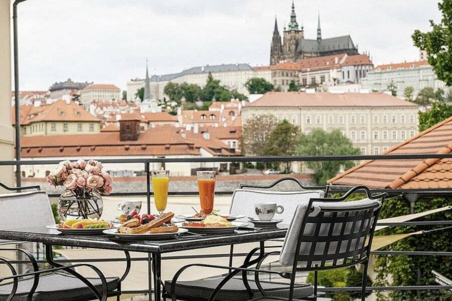 Four Seasons Hotel balcony,ocean view