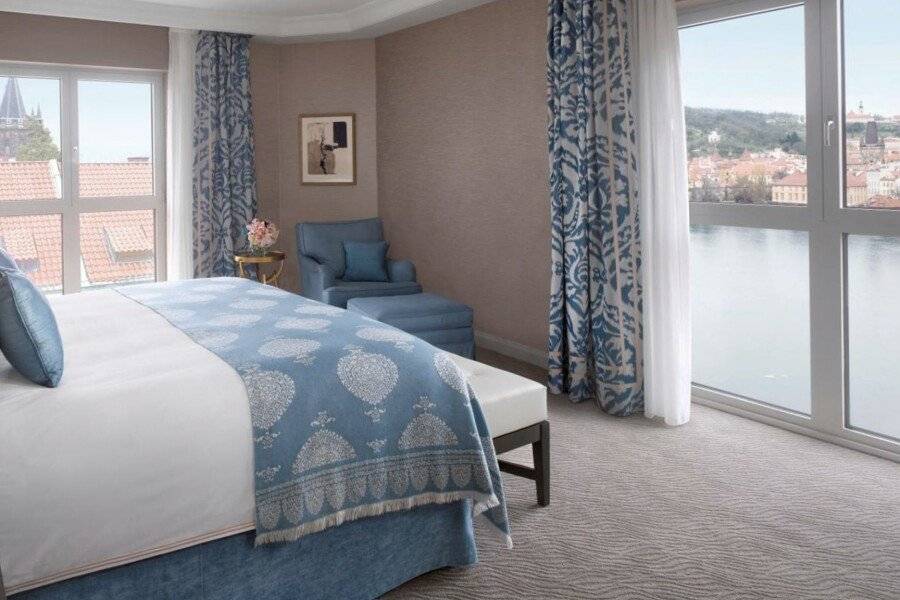 Four Seasons Hotel hotel bedroom,ocean view