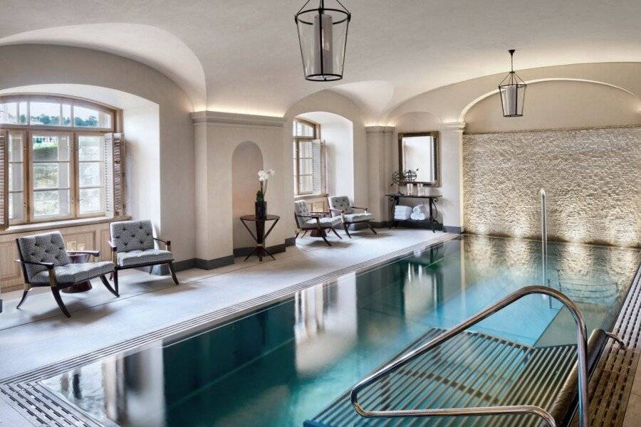 Four Seasons Hotel spa, indoor pool