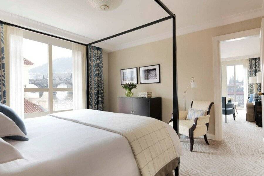 Four Seasons Hotel hotel bedroom