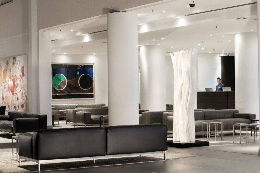 Estrel lobby,front desk