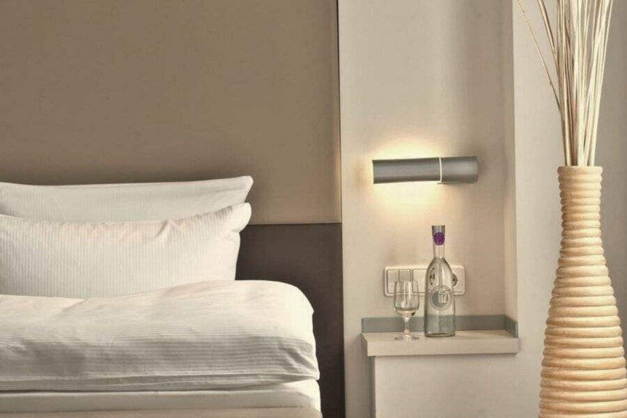 Estrel hotel bedroom