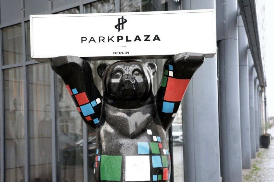 Park Plaza []