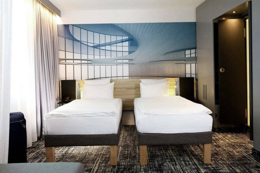 Novotel Suites City Potsdamer Platz hotel bedroom