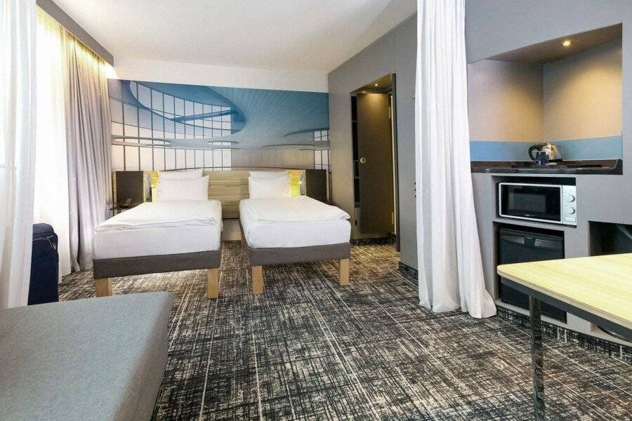 Novotel Suites City Potsdamer Platz hotel bedroom