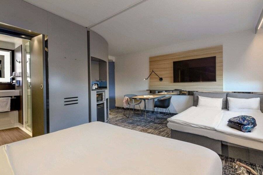 Novotel Suites City Potsdamer Platz hotel bedroom