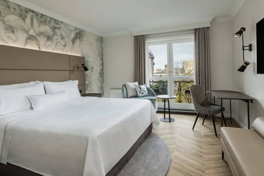 The Westin Grand Berlin hotel bedroom