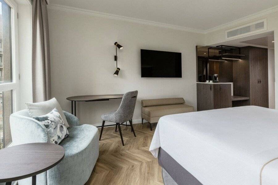 The Westin Grand Berlin hotel bedroom