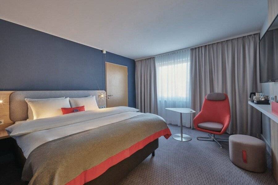 Holiday Inn Express City Centre, an IHG Hotel hotel bedroom