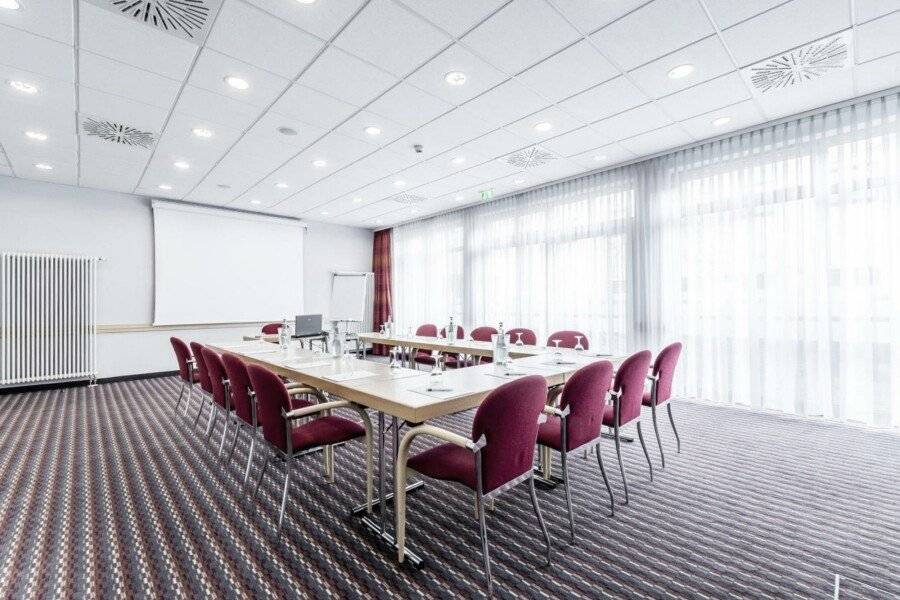 Holiday Inn Express Berlin City Centre conference room,meeting room