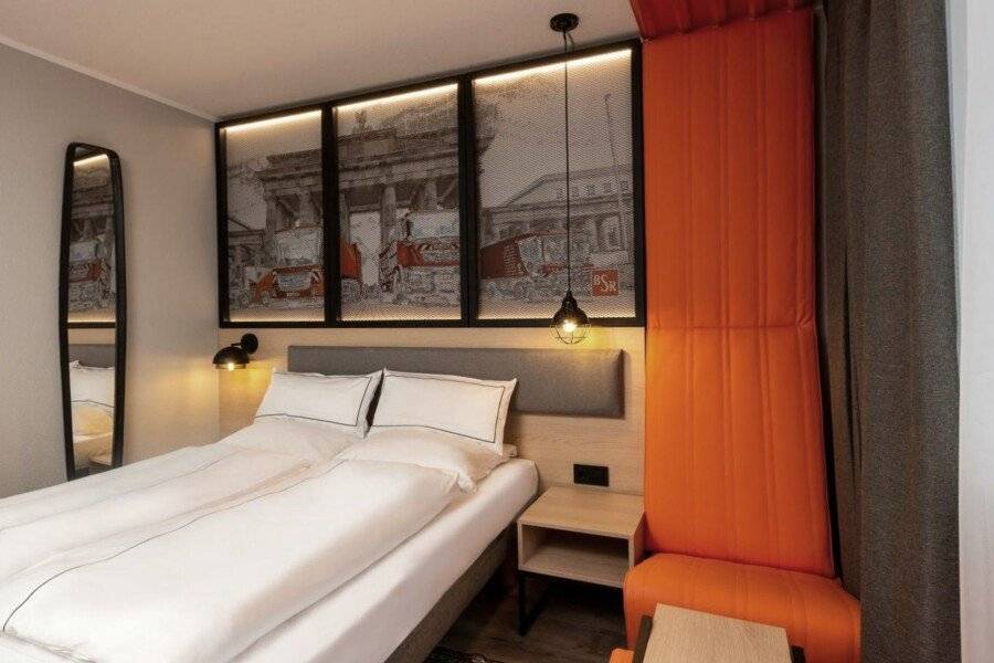 ibis Styles Treptow hotel bedroom