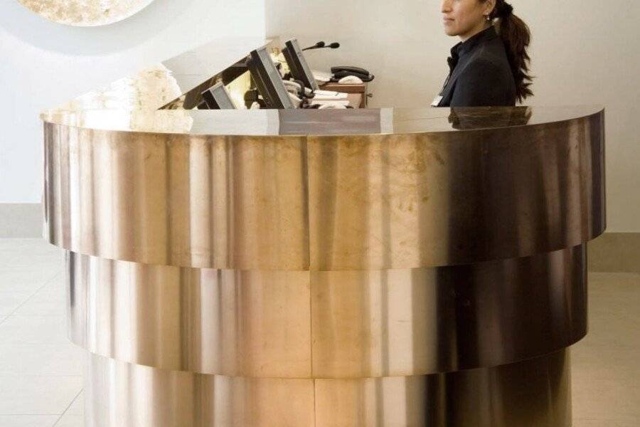 Park Plaza Wallstreet Mitte front desk, lobby, 