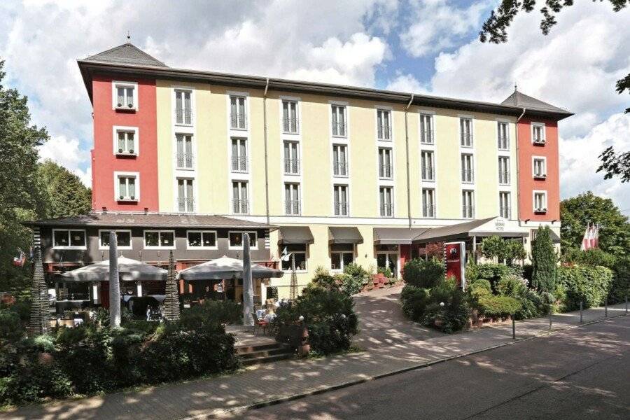 Grünau Hotel facade,restaurant