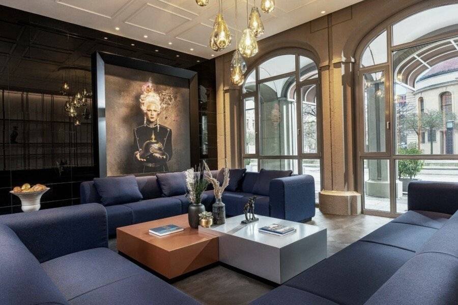 Hotel Luc, Autograph Collection lobby