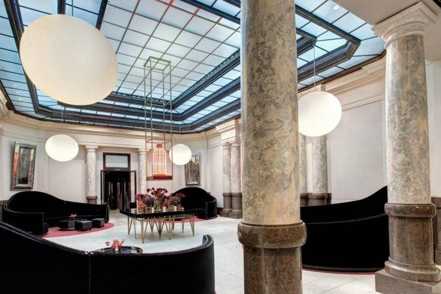 Rocco Forte Hotel De Rome lobby