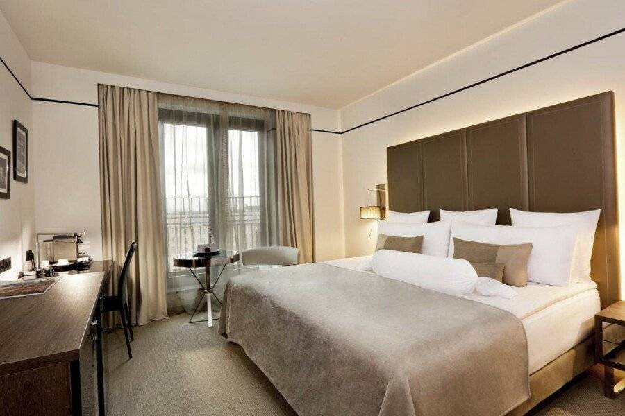 Meliá hotel bedroom