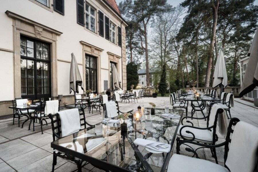 Schlosshotel by Patrick Hellmann restaurant,garden