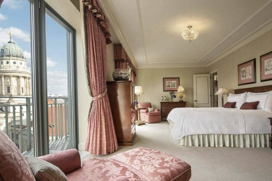 Regent, an IHG Hotel hotel bedroom,ocean view