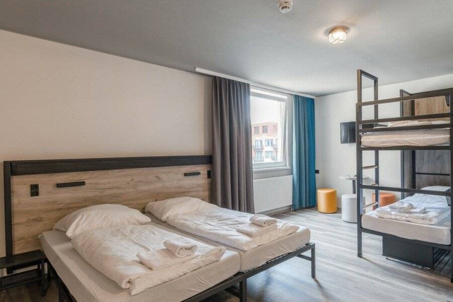 a&o Hauptbahnhof hotel bedroom