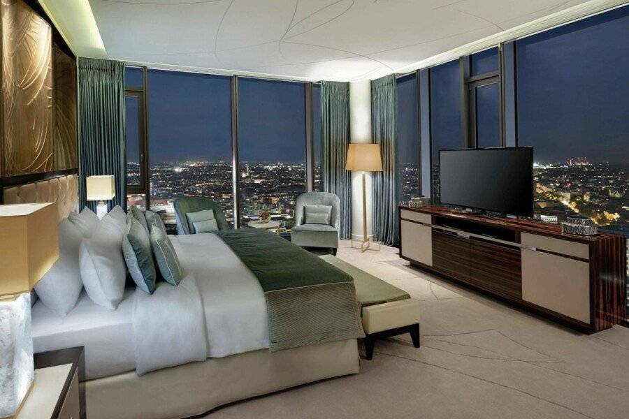 Waldorf Astoria hotel bedroom,city view