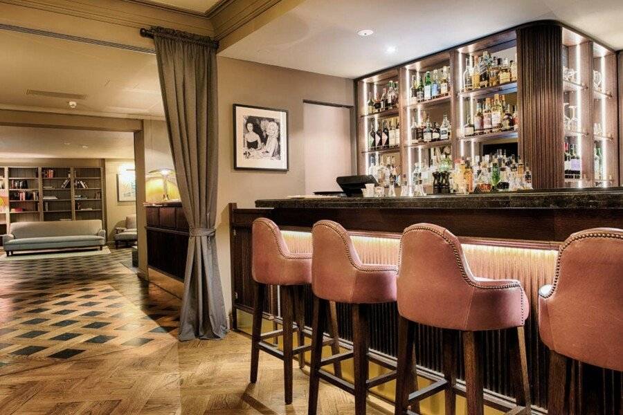 Mondrian Suites am Checkpoint Charlie bar