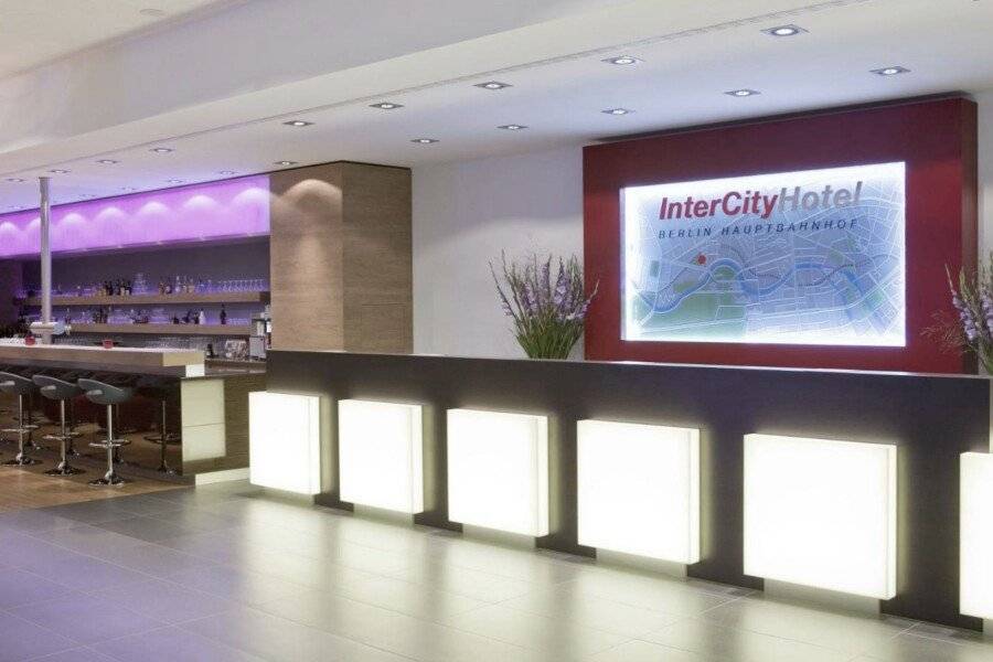 IntercityHotel Hauptbahnhof lobby, bar, restaurant