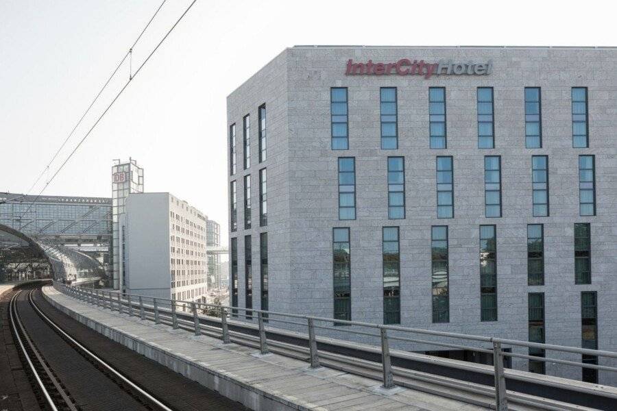 IntercityHotel Hauptbahnhof facade