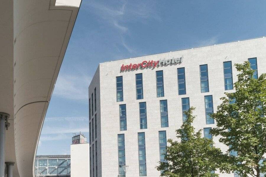 IntercityHotel Hauptbahnhof facade