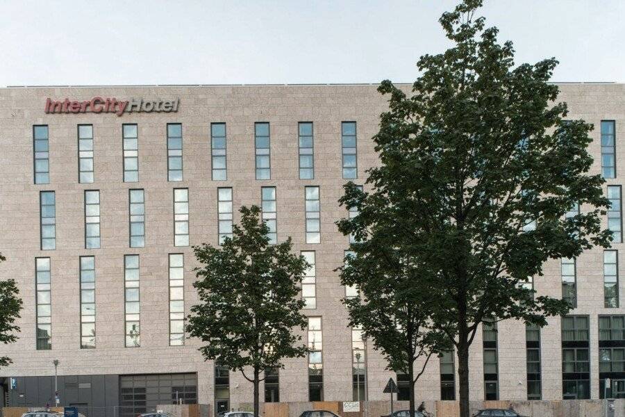 IntercityHotel Hauptbahnhof hotel facade