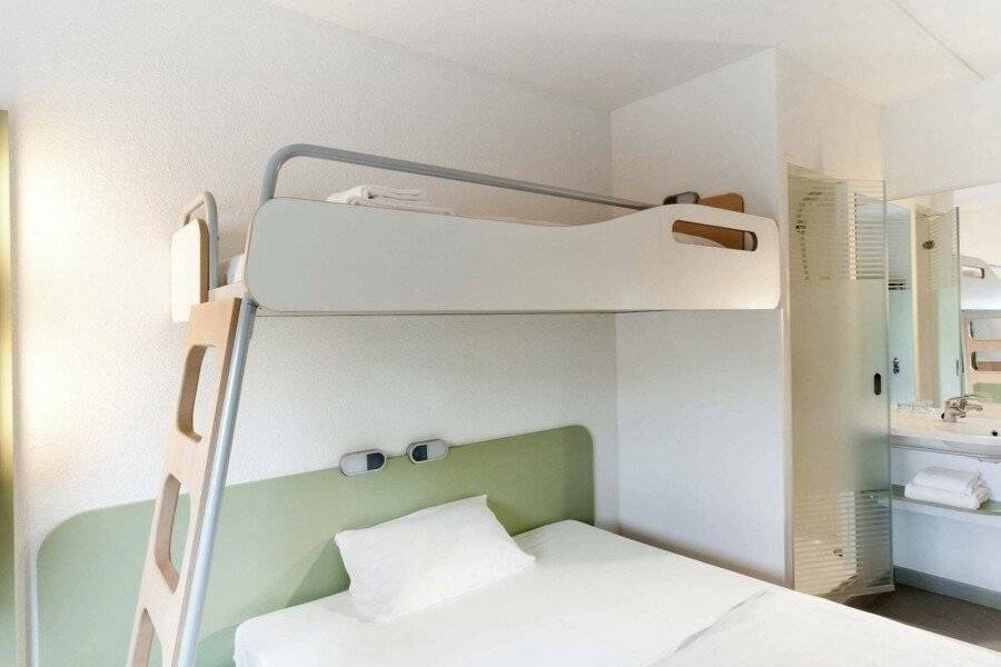 Ibis budget Potsdamer Platz hotel bedroom