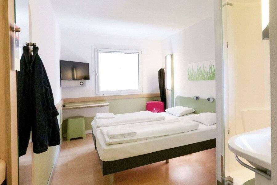 Ibis budget Potsdamer Platz hotel bedroom