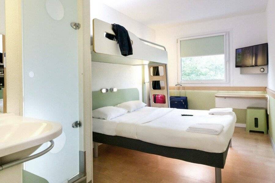 Ibis budget Potsdamer Platz hotel bedroom