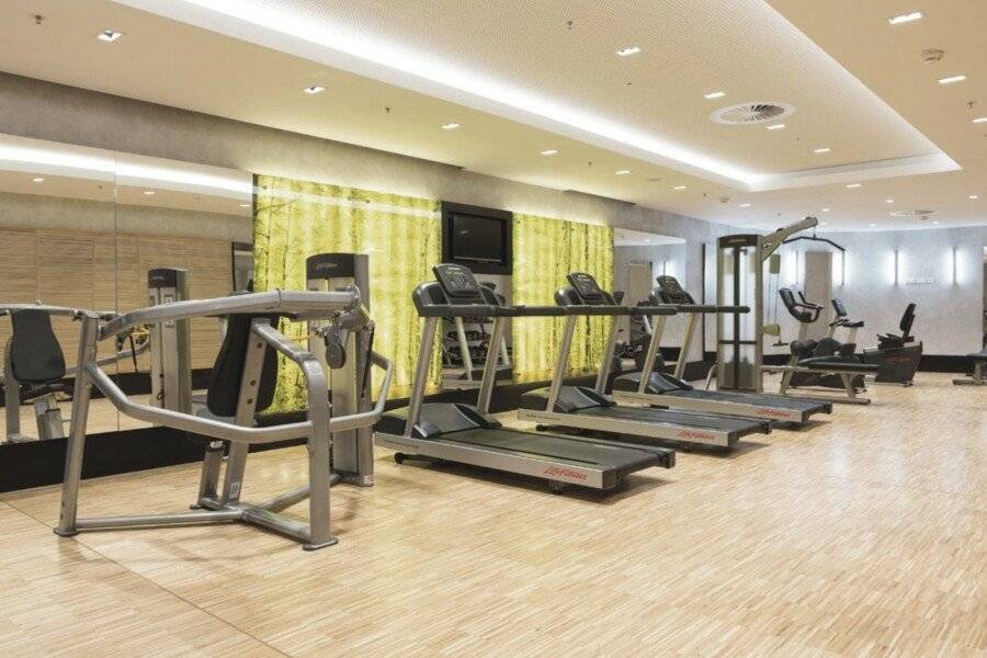 Riu Plaza fitness centre