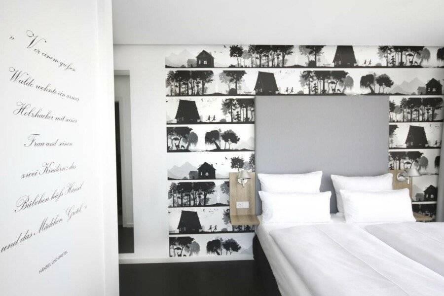 Grimm's Potsdamer Platz hotel bedroom