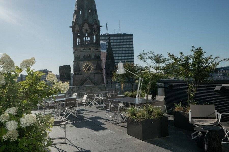 Motel One-Upper West rooftop pool