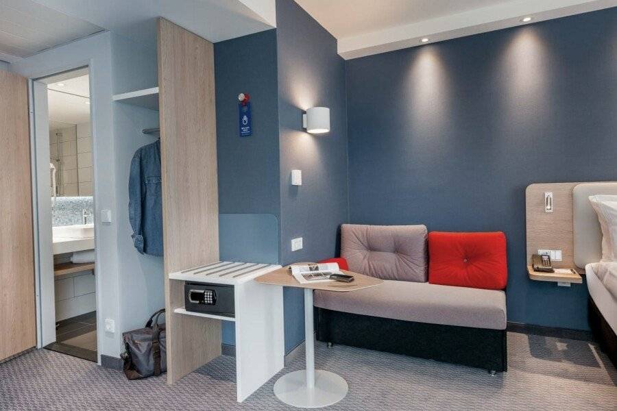 Holiday Inn Express - - Alexanderplatz by IHG hotel bedroom