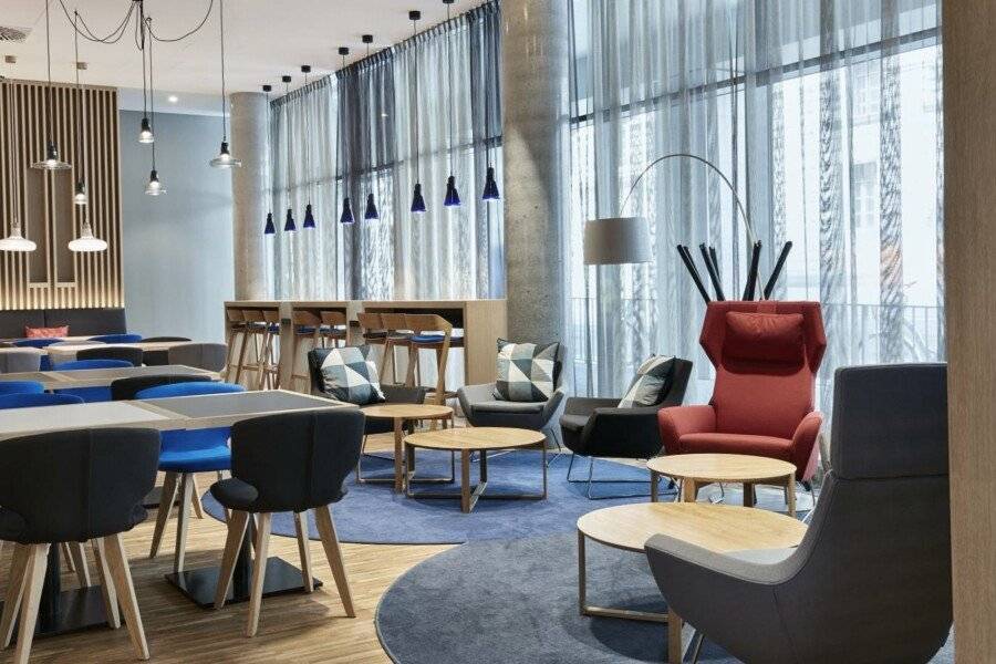 Holiday Inn Express - - Alexanderplatz, an IHG Hotel lounge