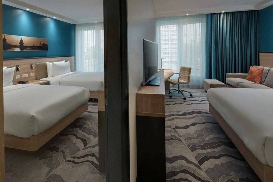 Hampton by Hilton City Centre Alexanderplatz hotel bedroom