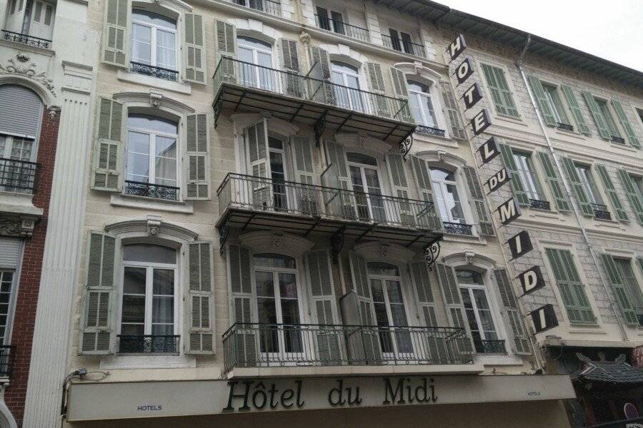 Hotel Du Midi facade