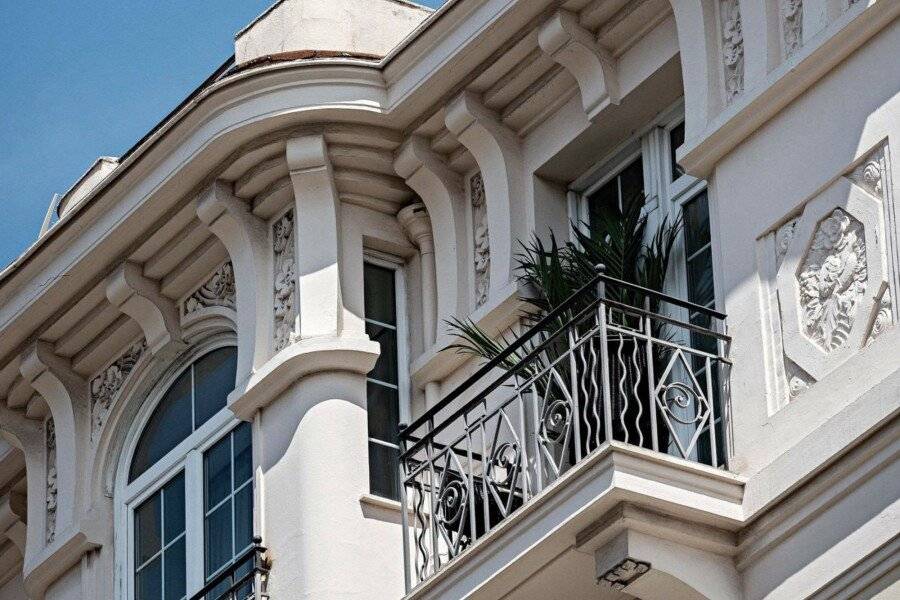 Le Riviera Collection, Signature Collection by Best Western facade, balcony