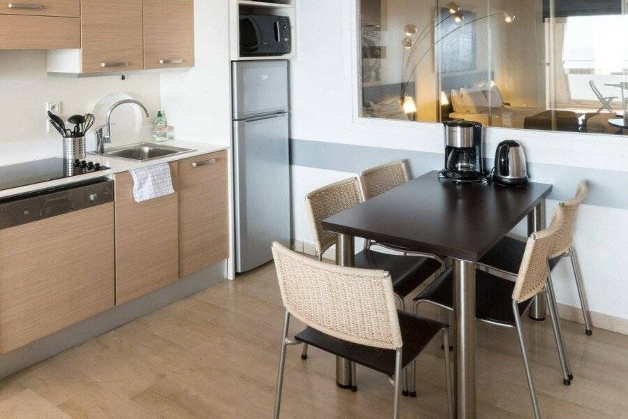 Aparthotel Adagio Promenade des Anglais kitchen