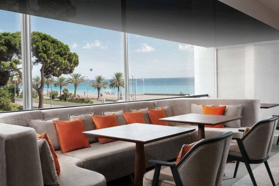 Le Meridien restaurant,ocean view